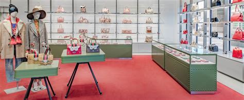 gucci toronto premium outlets|outlet mall gucci store.